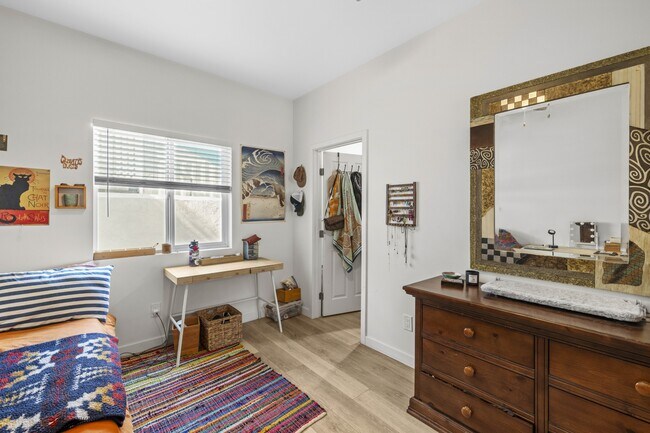 Foto del edificio - 5010 Gary St