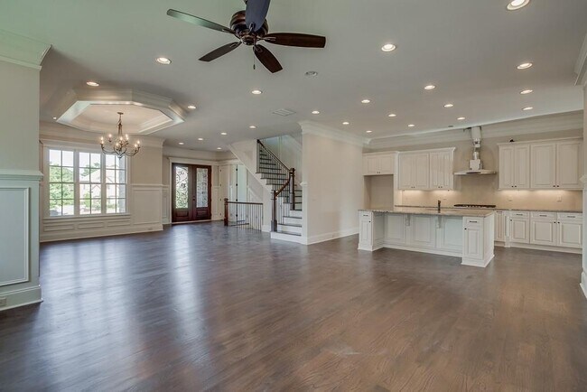 Building Photo - 5869 Chickasaw Ln