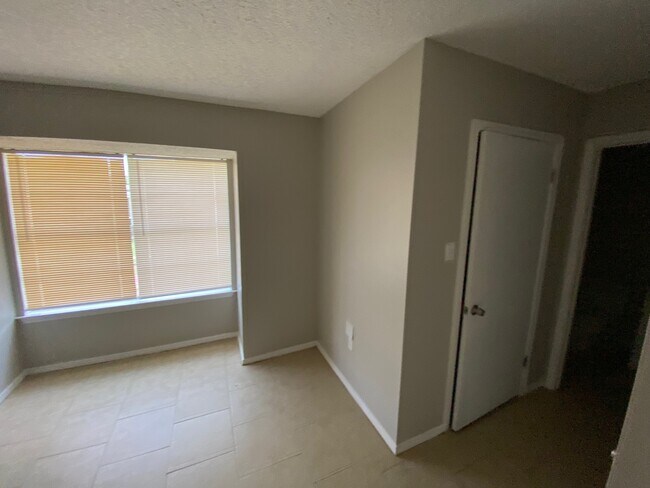 Building Photo - 1140 Shilo St