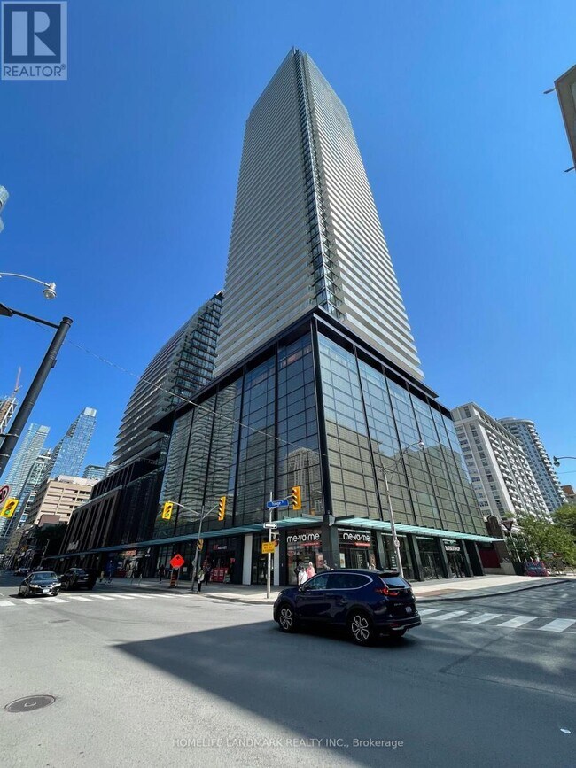 Building Photo - 501 Yonge St