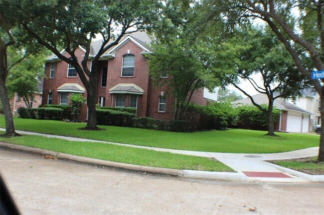 Foto del edificio - 1718 Heddon Falls Dr