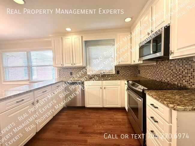 Building Photo - Charming 3BR/2BA Home in Charlotte!