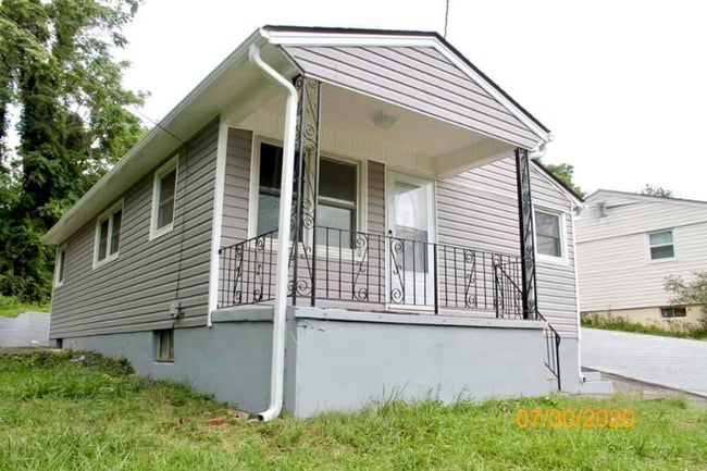 Building Photo - 2318 Shull Rd NE