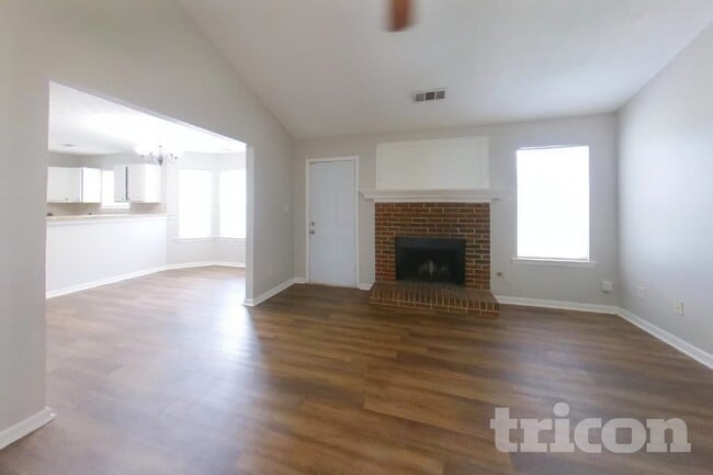 Building Photo - 705 Claven Ct