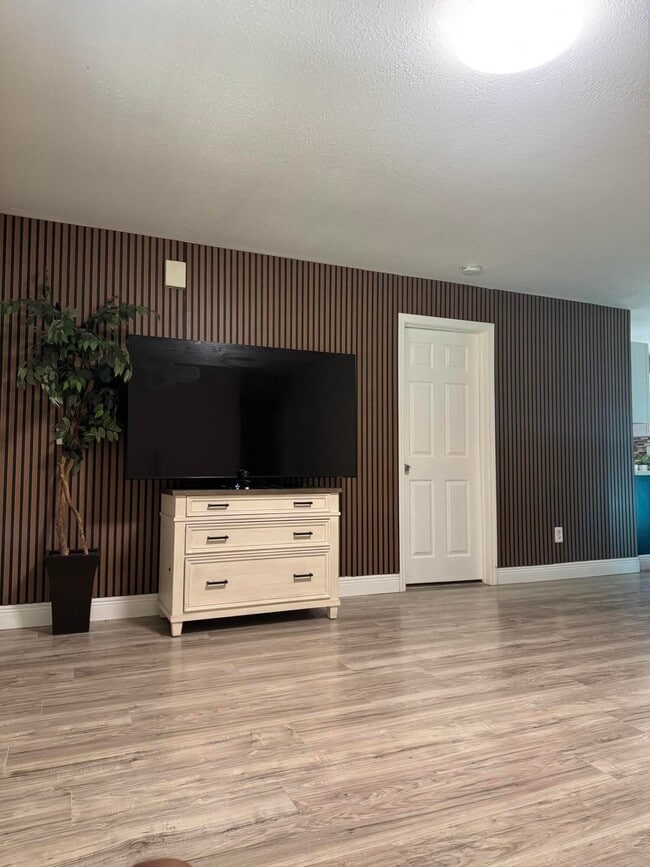 Foto del edificio - 1604 SE Apache Ave