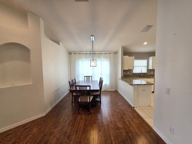 Foto del edificio - 3214 Prairie Iris Dr