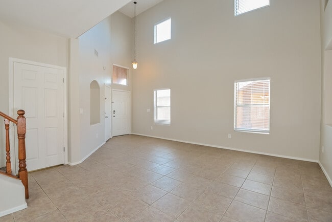 Building Photo - 5960 S Placita Picacho El Diablo