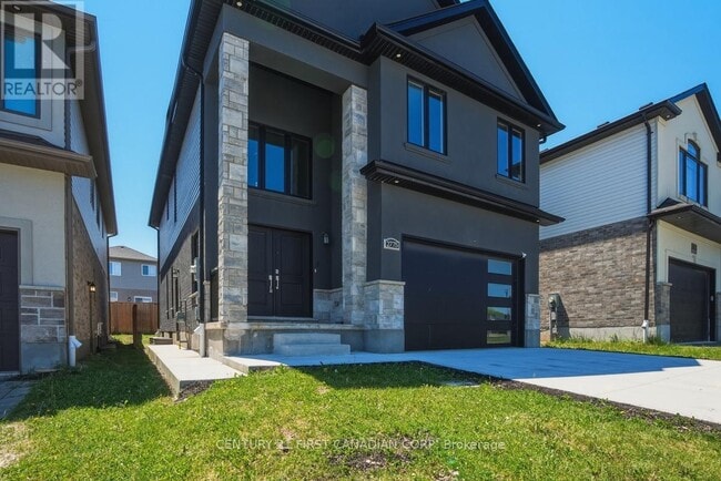 Building Photo - 2775 Oriole Dr