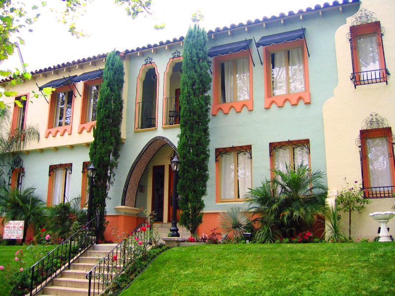 Primary Photo - 415 N Sycamore Ave