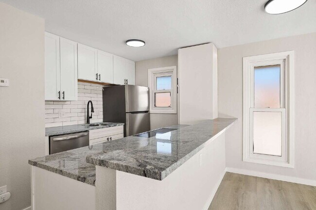 Foto del edificio - Updated 2 Bedroom Upstairs Apartment