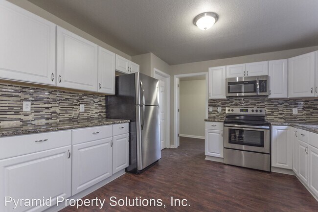 Foto del edificio - 3 br, 1 bath House - 827 E 23rd St