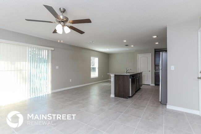 Building Photo - 360 Fern Ct