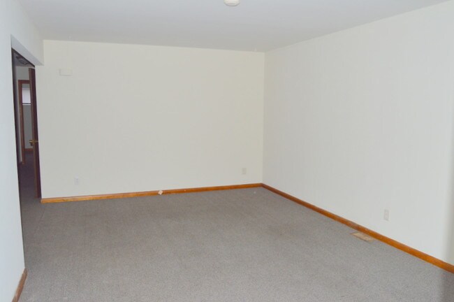 Living Room - 4405 Farnham Ave