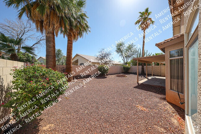 Building Photo - 13874 W Wilshire Dr