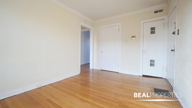 Foto del edificio - 1202 W Wellington Ave