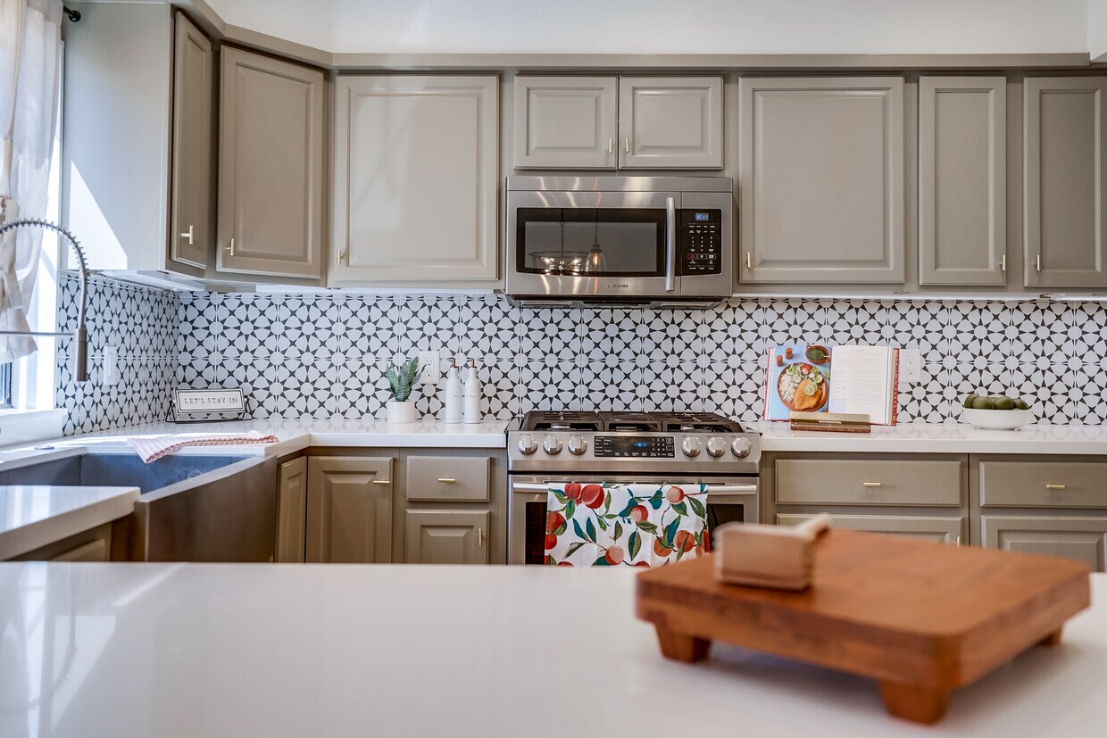 Foto principal - 9120 Telfair Ave