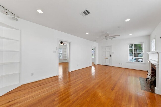 Foto del edificio - 2302 Shakespeare St