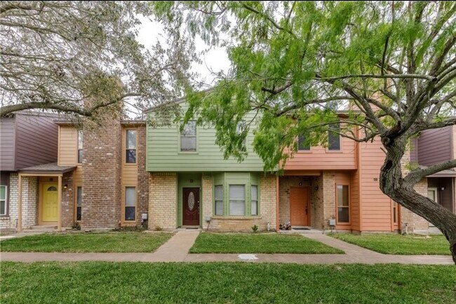 Building Photo - 2713 Saint Joseph St