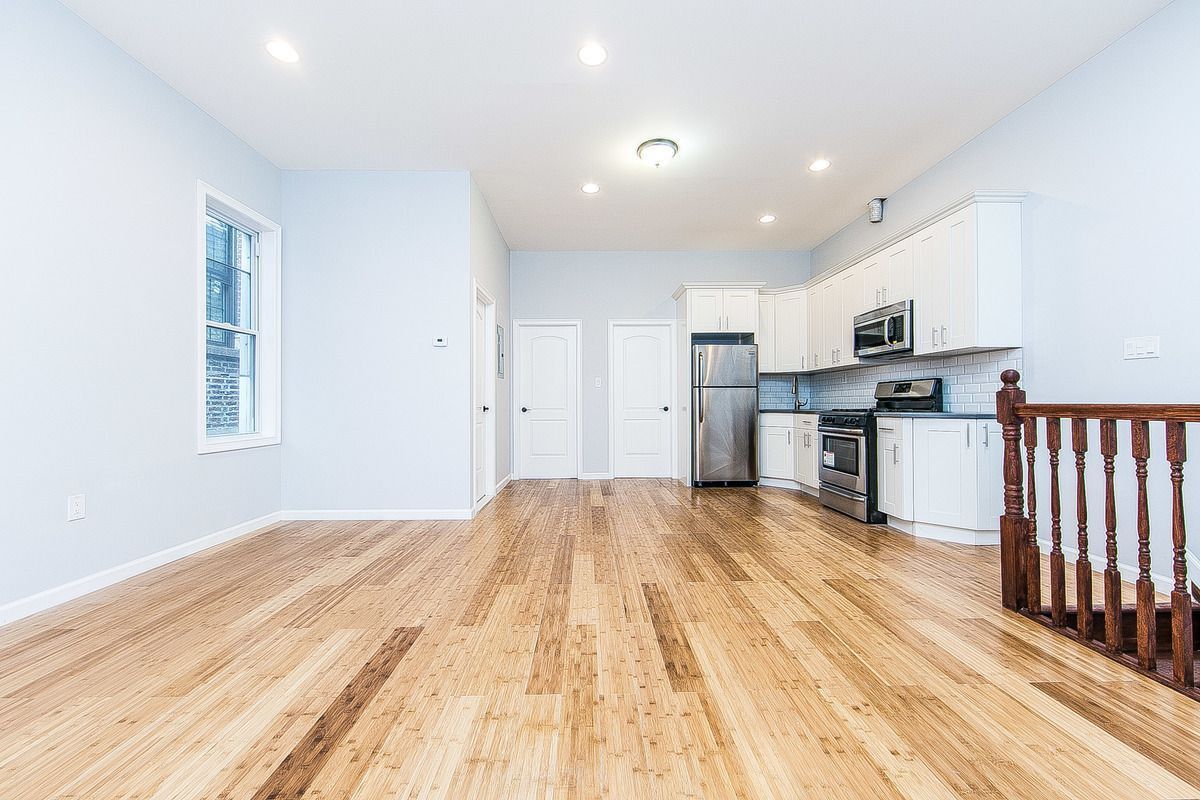 Your new kitchen!! Make yourself at home! - 388 Hendrix St