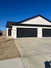 Building Photo - 1736 E Decarsky Ct