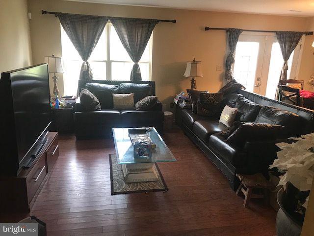 Building Photo - 40 Meadow Rue Ln