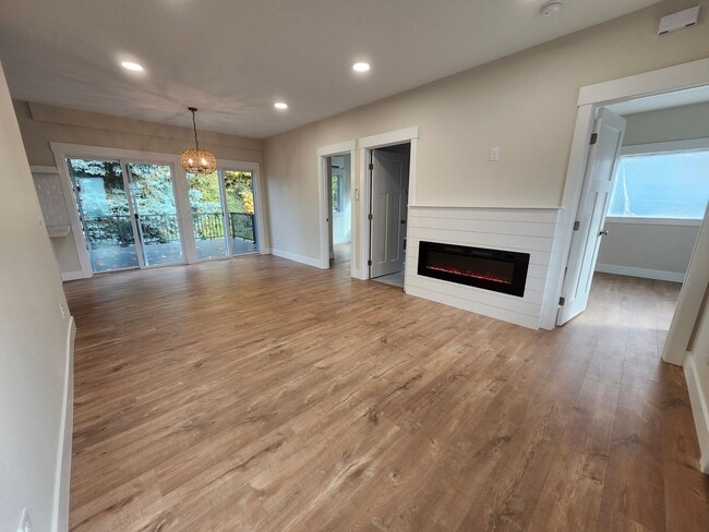 Photo - 4905 SE Harney Dr Apartment