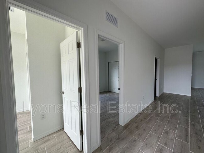 Building Photo - 9121 Waldrep St