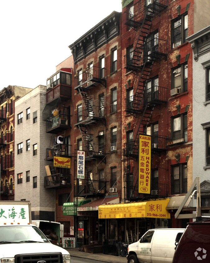 Primary Photo - 100 Madison St