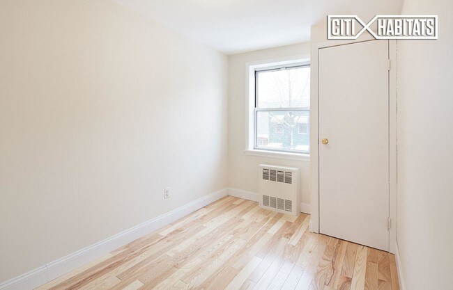 Building Photo - 1014 47th Ave