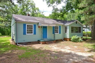 Building Photo - 2752 Alden St