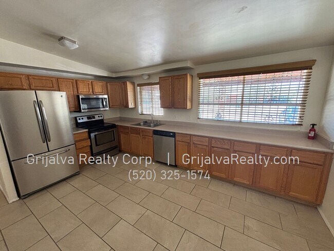 Foto del edificio - Beautiful 4 Bedroom 3 Bath Brick House for...