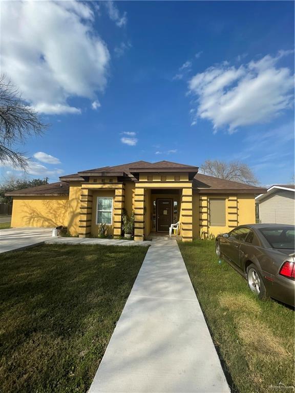 Building Photo - 1001 Country Club Dr