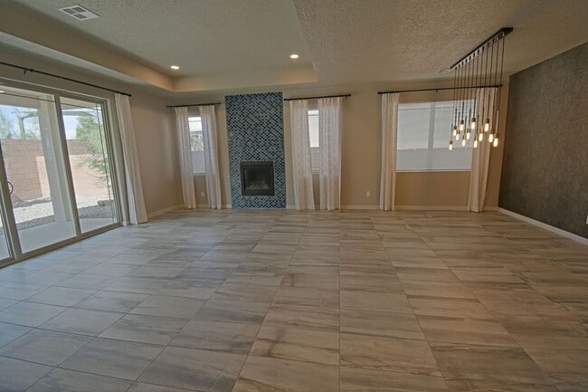 Building Photo - 4bd/3ba Spacious Home Available in the North Valley!