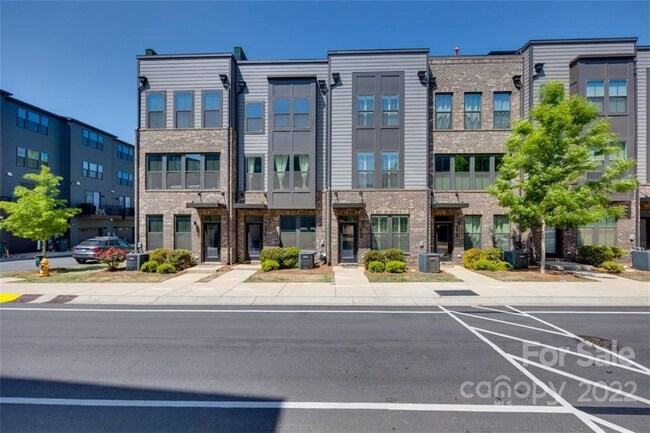 Building Photo - 436 W Tremont Ave
