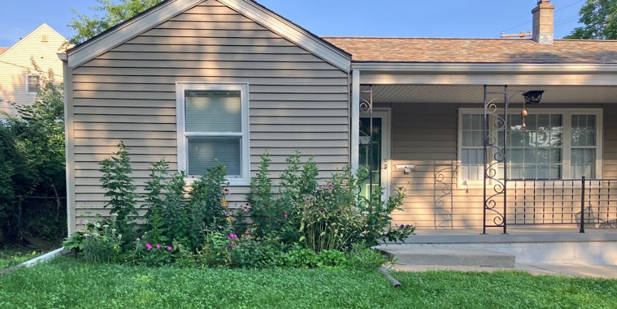 Foto principal - COMING SOON- 3 Bedroom, 2 Bathroom.
