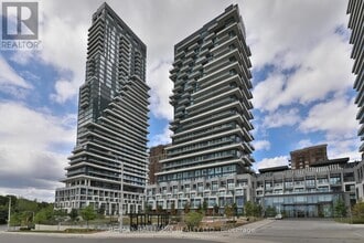 Building Photo - 20 Inn On The Pk Dr