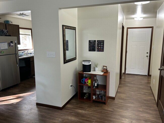 Foto del edificio - 1222 W 20th St