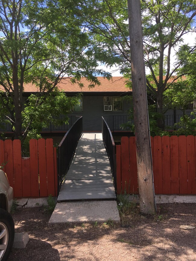 1936 W Uintah St Unit 1B, Colorado Springs, CO 80904 Room for Rent in