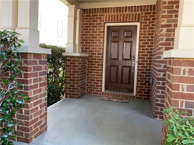 Building Photo - 6025 Beaver Ridge Dr