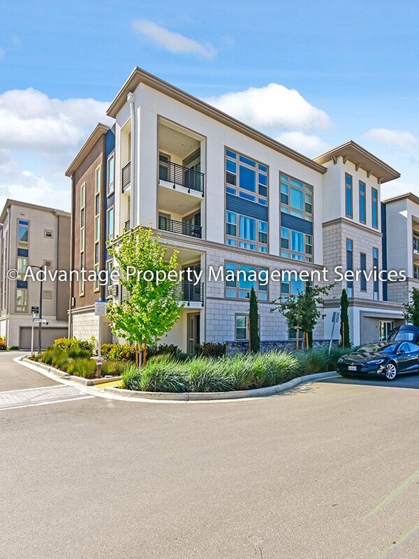 Building Photo - Luxury 5 bedroom, 3 bathroom, 2,904 sq. ft...