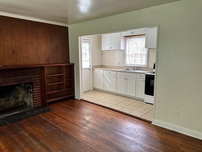 Photo - Duplex available! Available August 2025 House