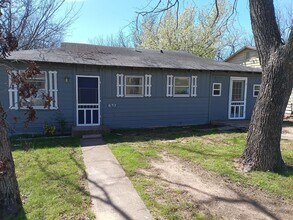 Building Photo - 632 E Sears St