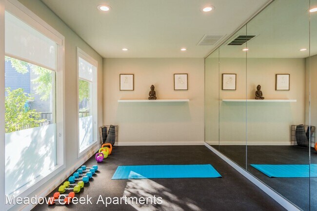 Foto del edificio - 2 br, 2 bath Apartment - 518 Tacoma Drive