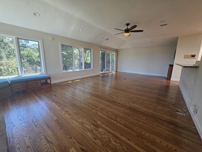 Building Photo - 12 Kenmar Way