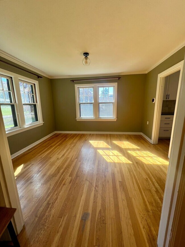 Foto del edificio - 4 Bedroom, 3.5 Bathroom Home - Located near Sky Lakes and Oregon Tech!