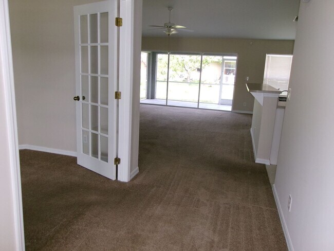 Foto del edificio - Convenient 3/2/2 to Pine Island and Del Prado