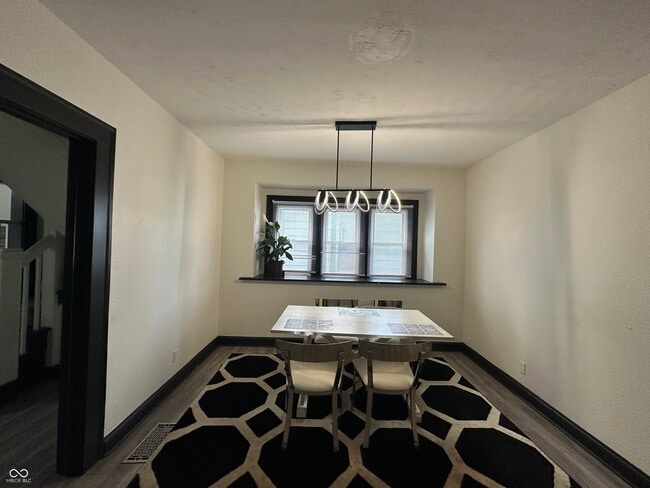 Building Photo - 3003 N Park Ave