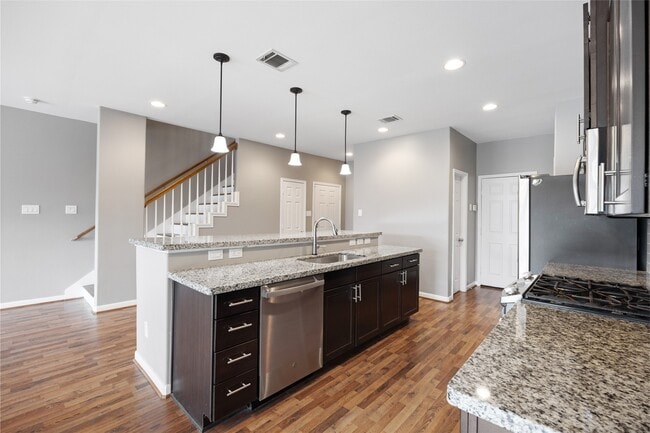 Building Photo - 17123 Wilthorne Gardens Ct