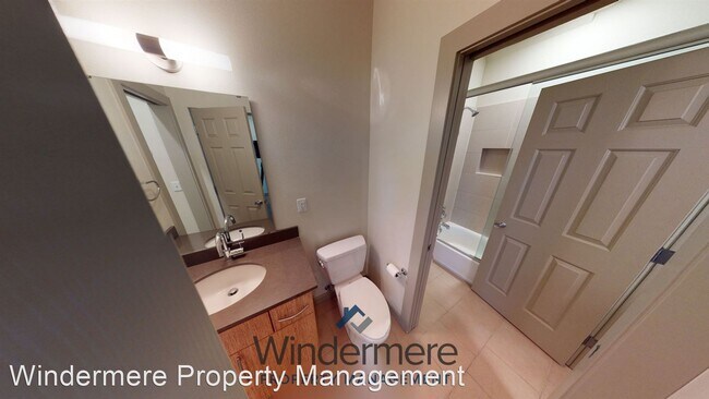 Foto del edificio - 2 br, 1.5 bath House - 231 W Sumach
