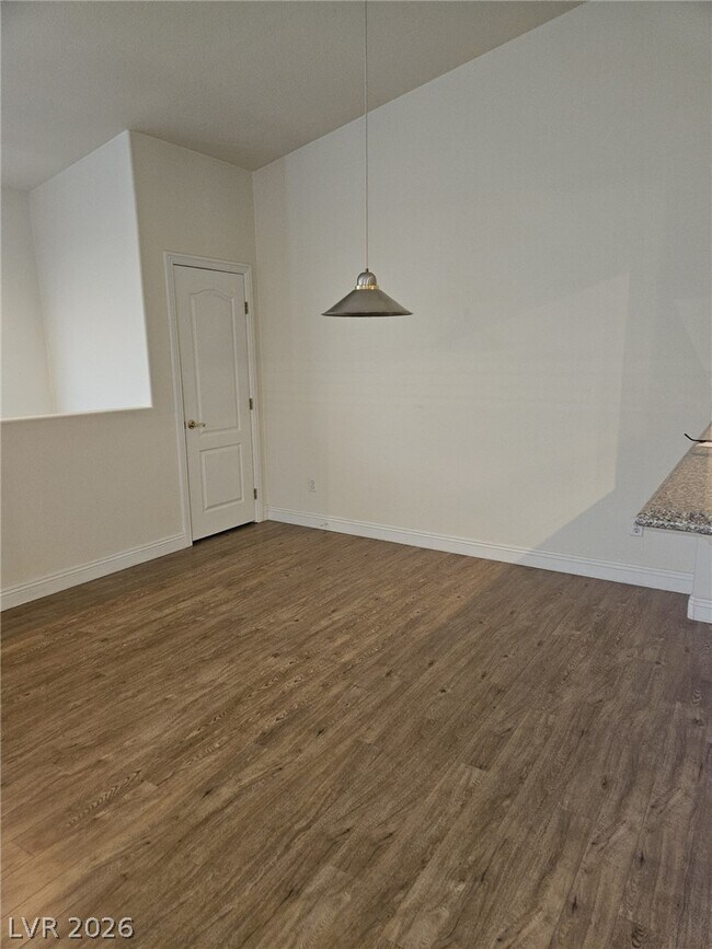 Building Photo - 9901 Trailwood Dr